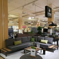 Modułowa sofa na platformie Meridien 